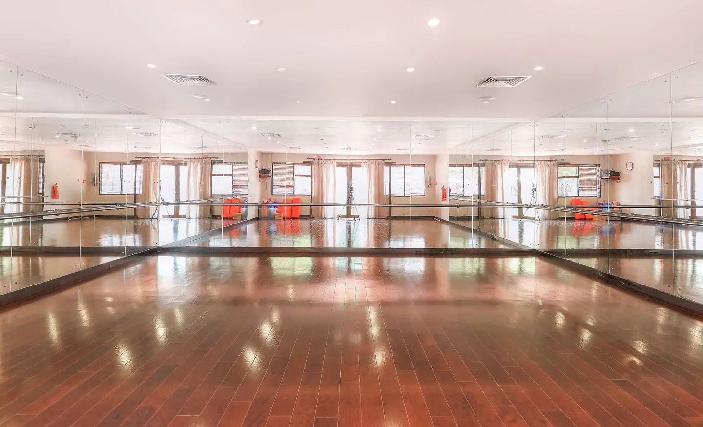 Radisson Blu Hotel Doha Hallenbad