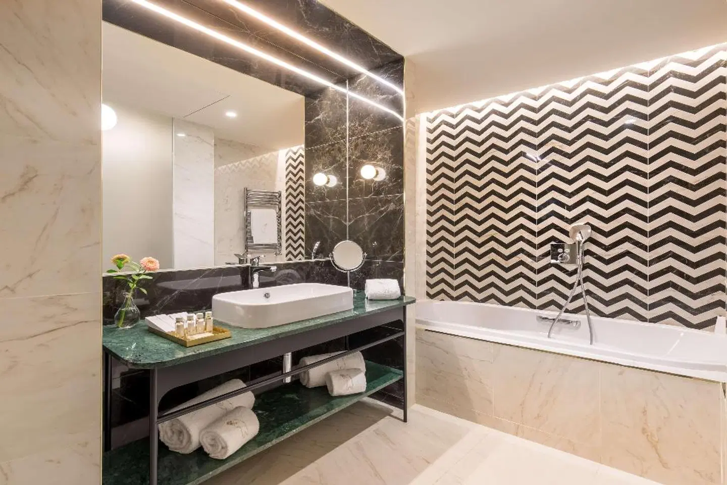 Barceló Torre de Madrid BATHROOM