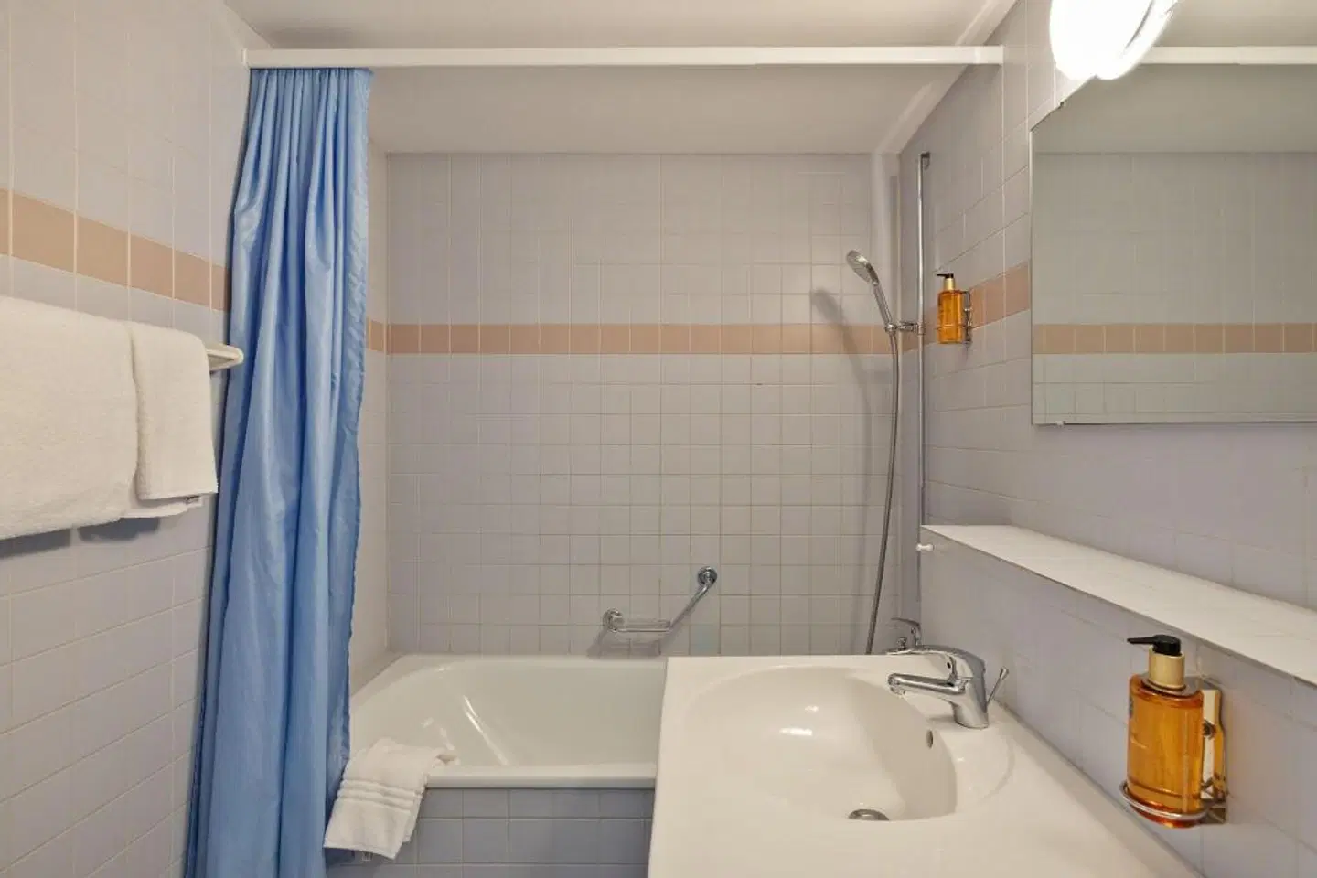 Sorell Hotel Merian BATHROOM