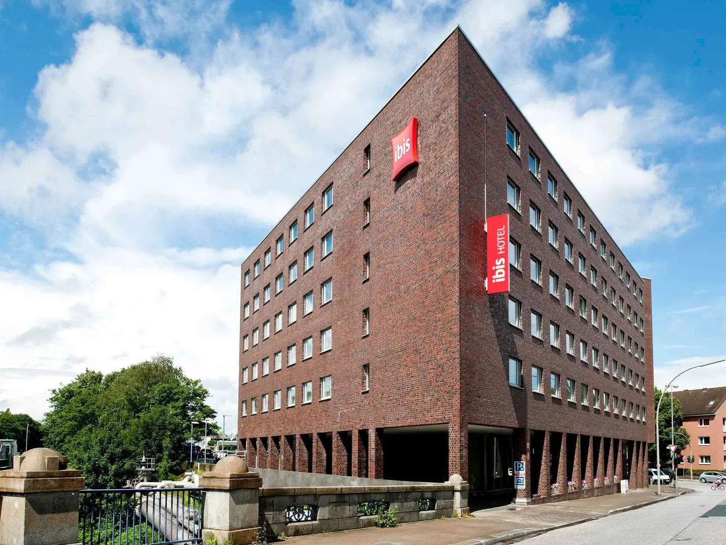 ibis Hamburg Alsterring EXTERIOR