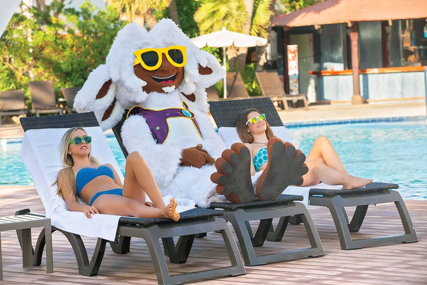 Sol Katmandú Park & Resort PEOPLE