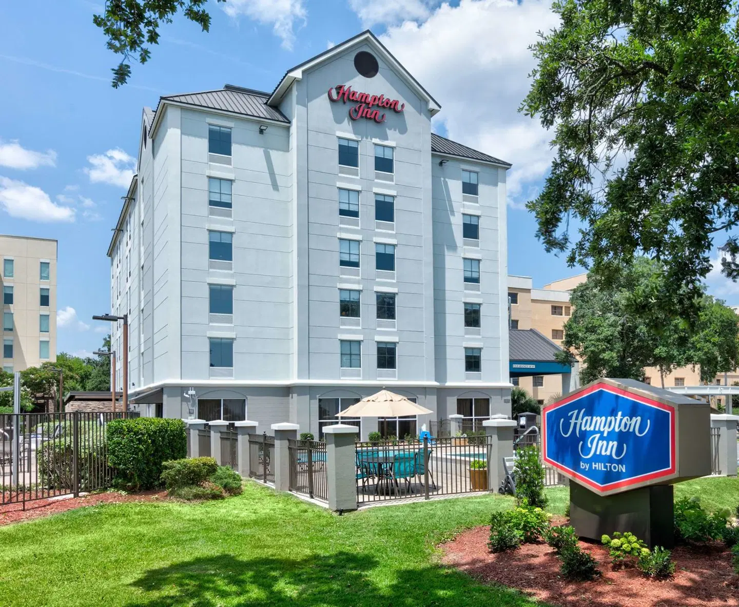 Hampton Inn Biloxi EXTERIOR