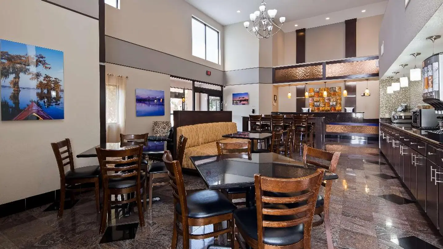 Best Western Bayou Inn & Suites BAR