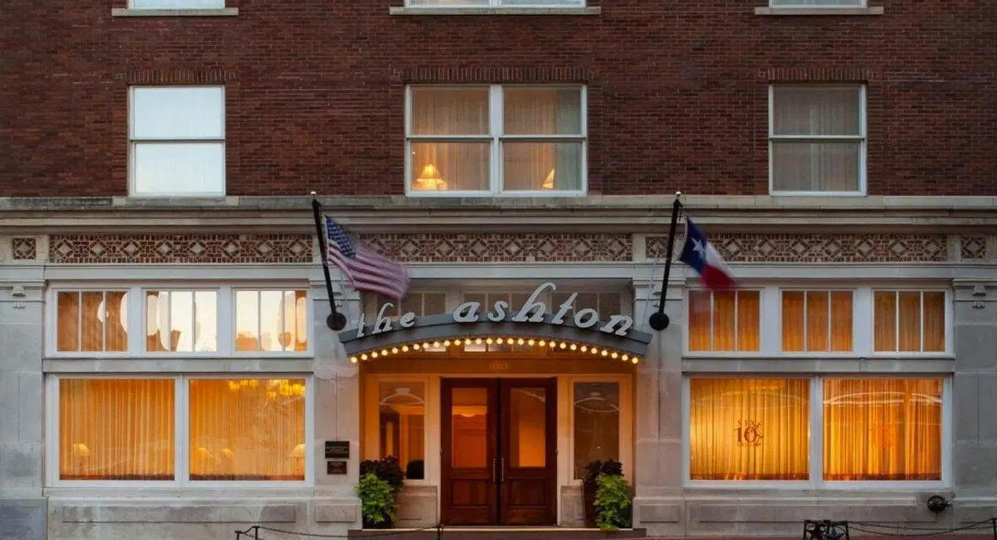 The Ashton Hotel EXTERIOR