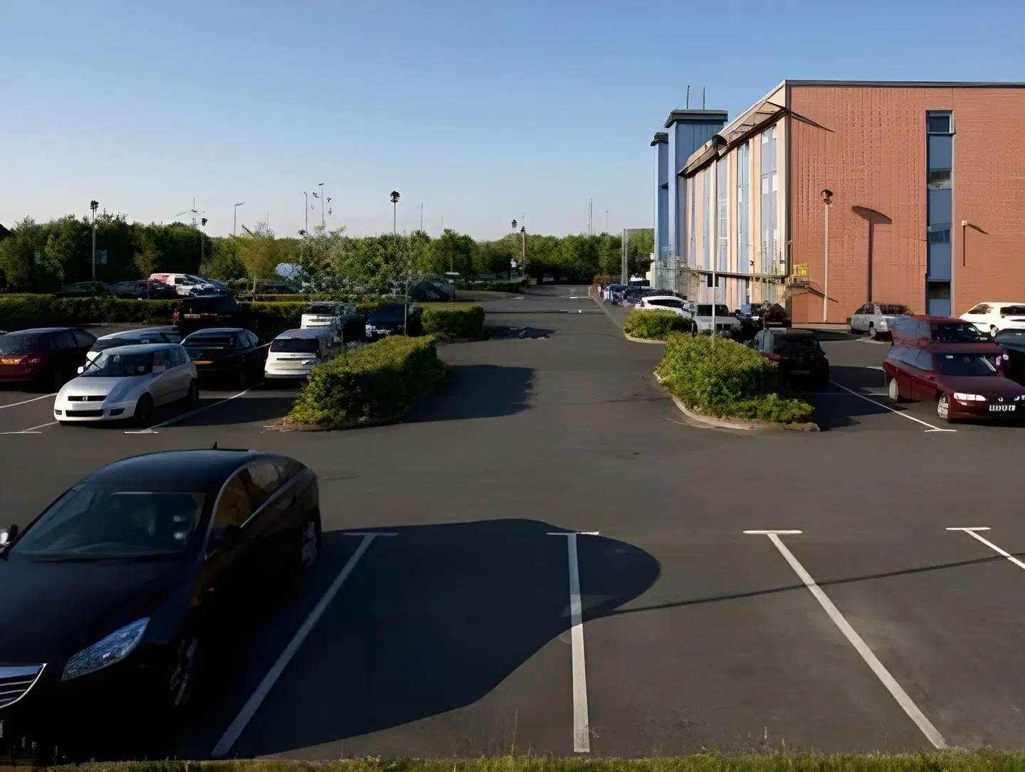 Holiday Inn Express Oxford - Kassam Stadium GARDEN