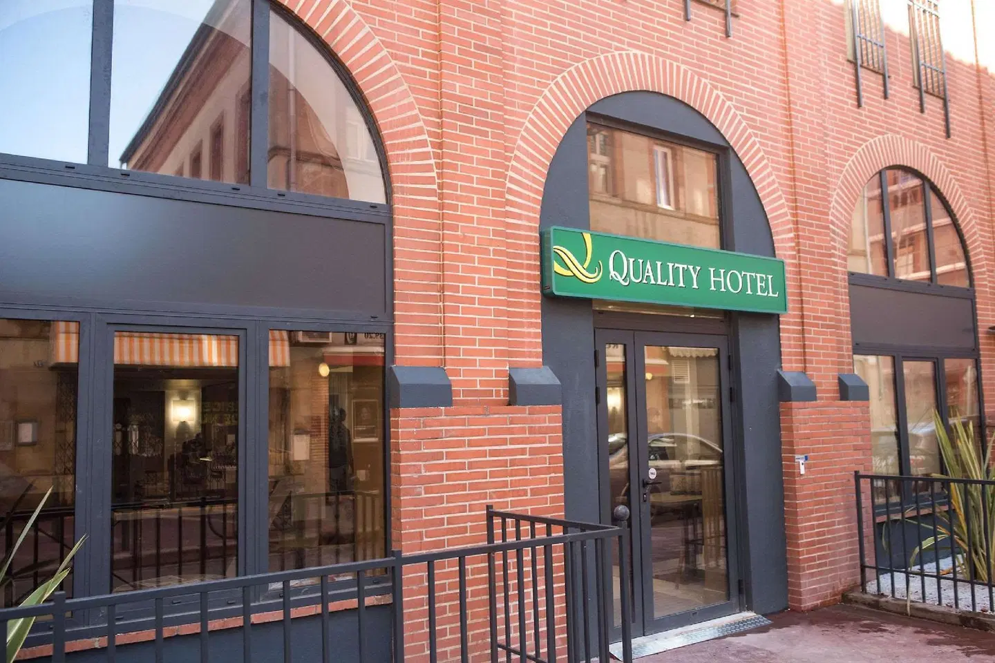 Quality Hotel Toulouse Centre EXTERIOR