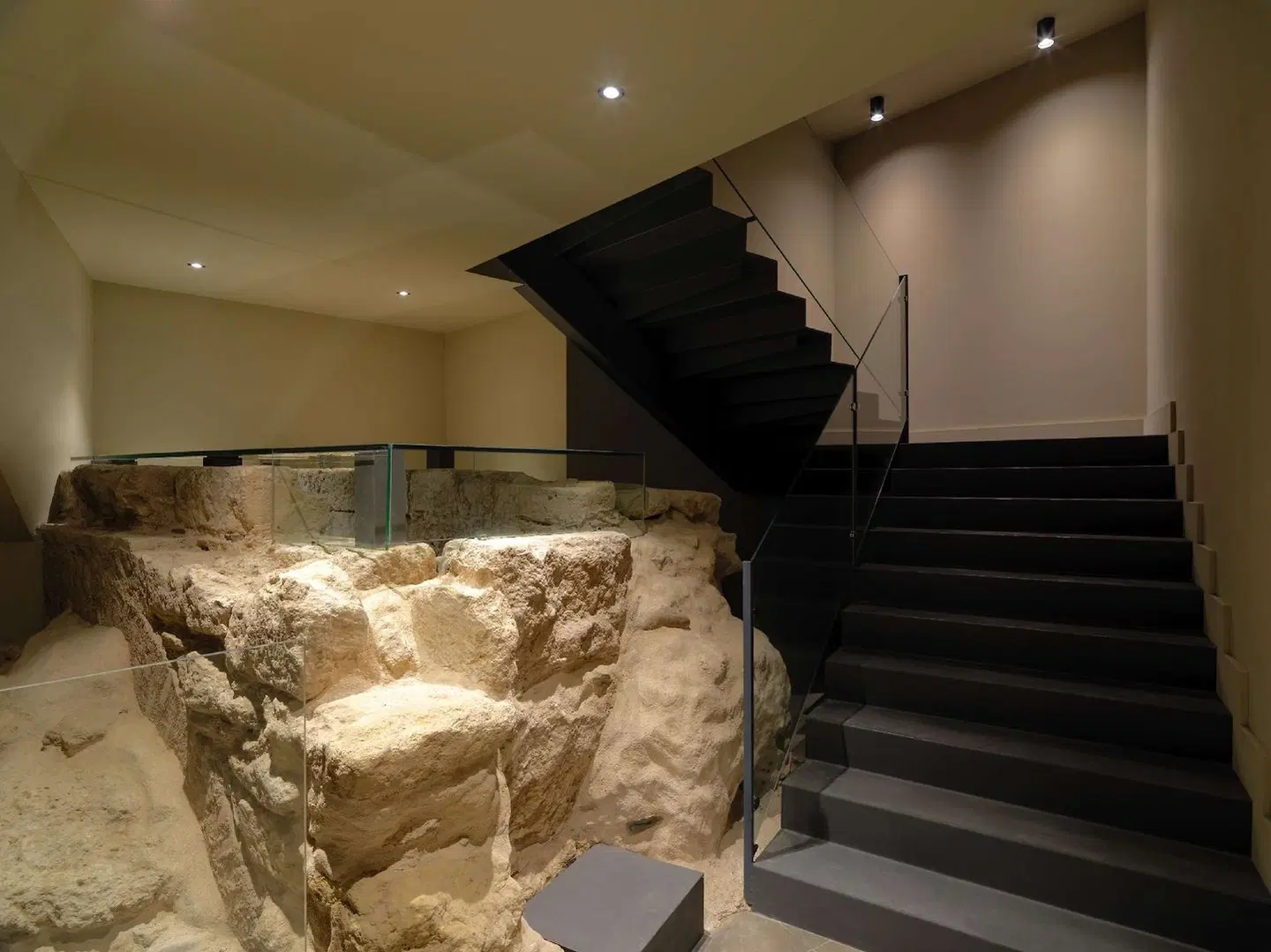 H10 Palacio Colomera Restaurant