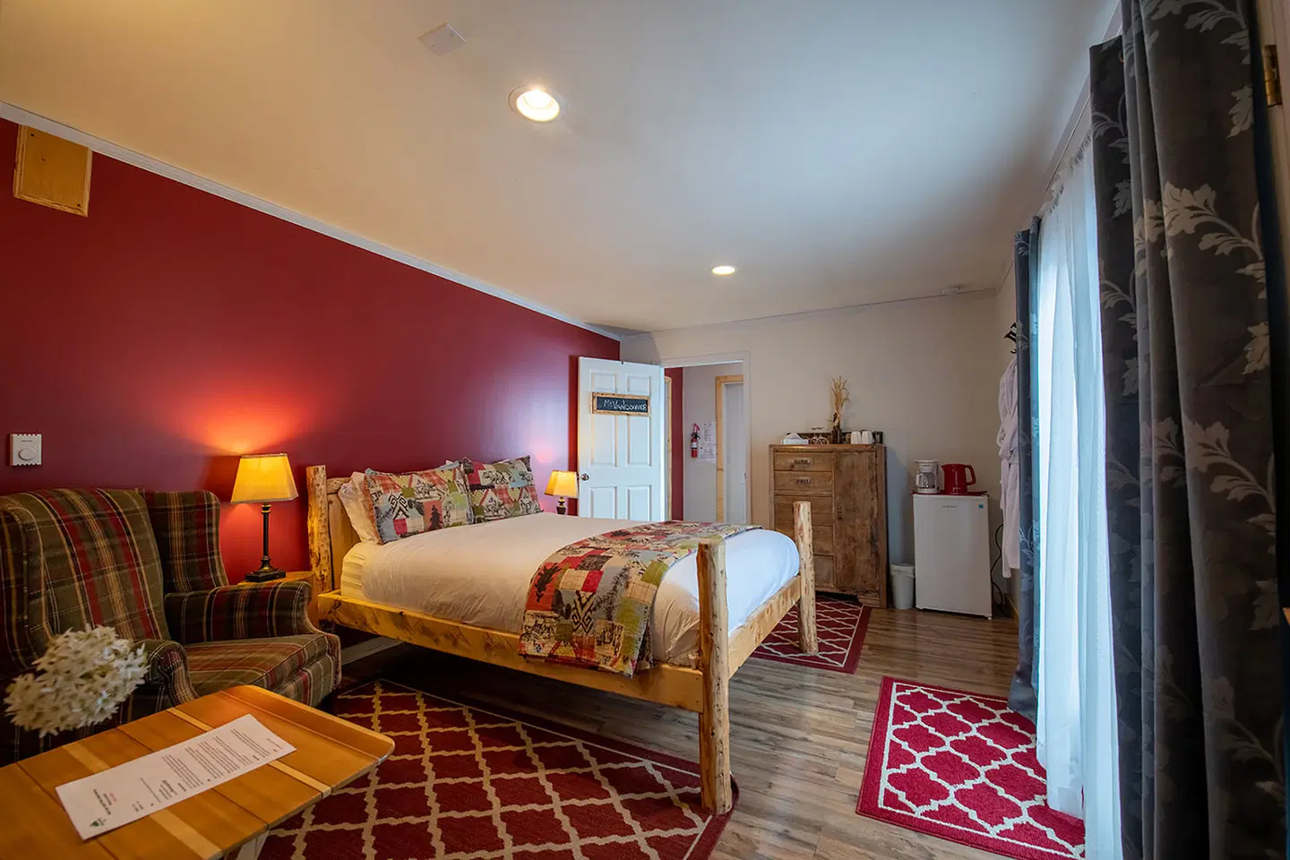 Mount Logan Lodge ROOM_EXAMPLE