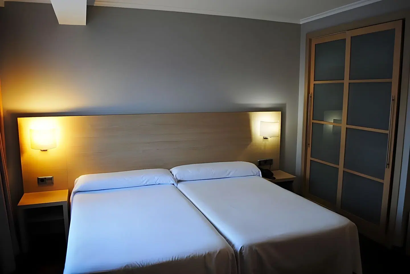 Valencia ROOM_EXAMPLE