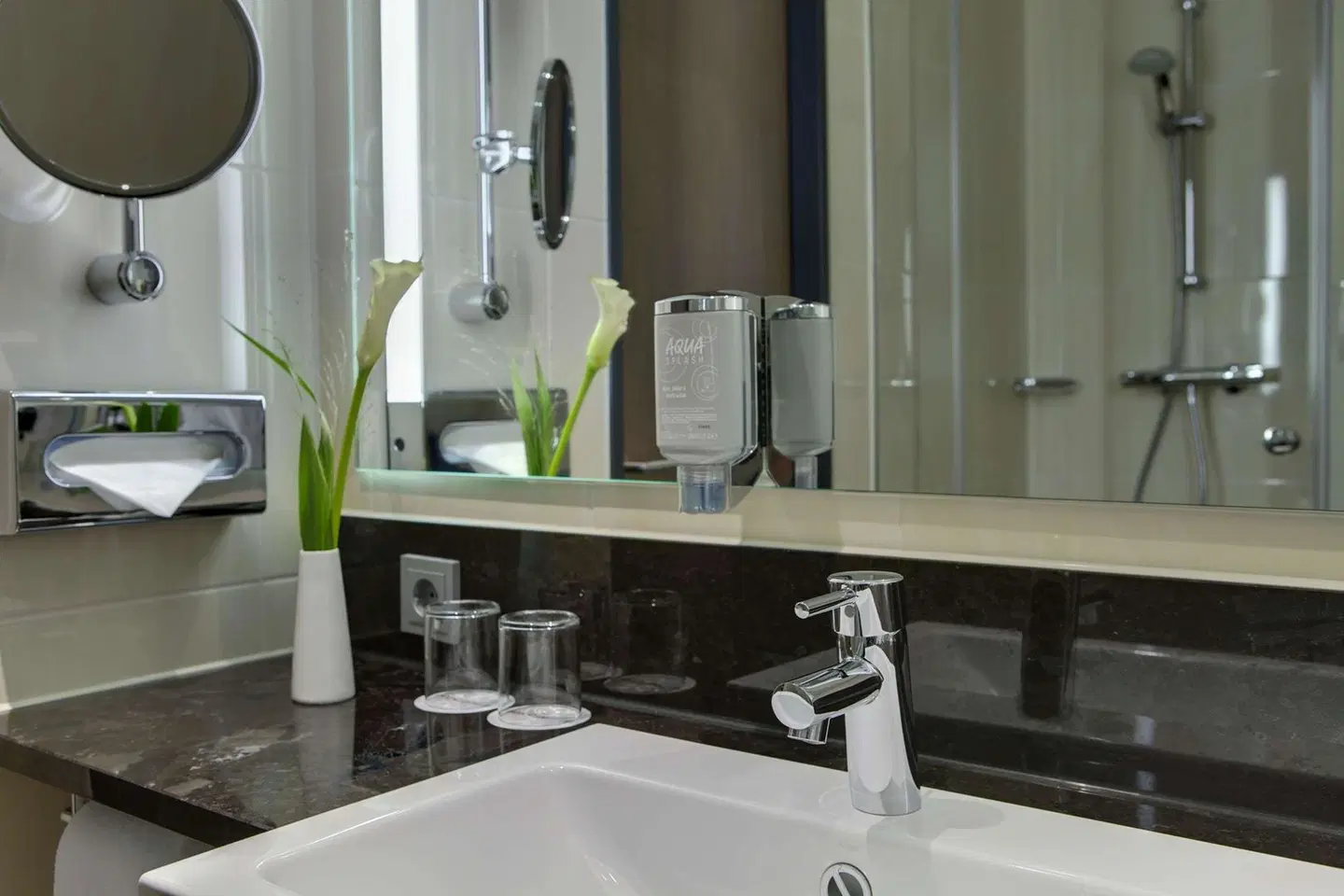 InterCityHotel Berlin Hauptbahnhof Badezimmer