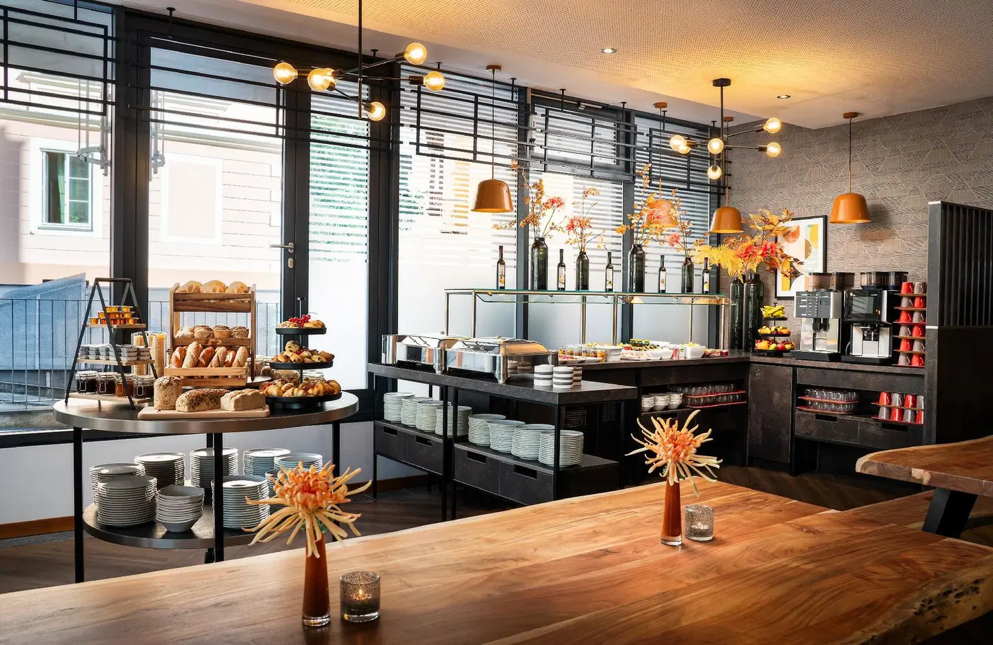 Leonardo Hotel Salzburg City Center Bar