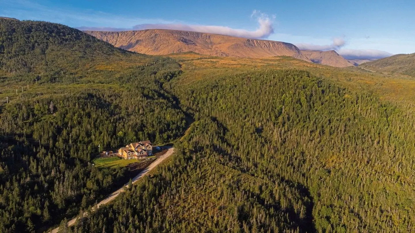 Gros Morne Inn LANDSCAPE