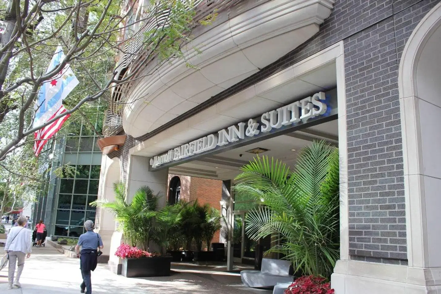 Fairfield Inn & Suites by Marriott Chicago Downtown/Magnificent Mile EXTERIOR