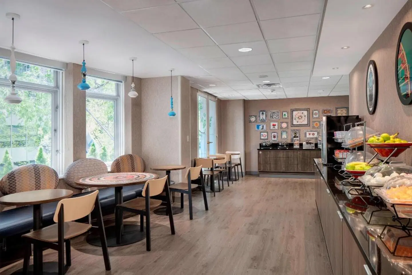 Fairfield Inn & Suites by Marriott Chicago Downtown/Magnificent Mile Restaurant