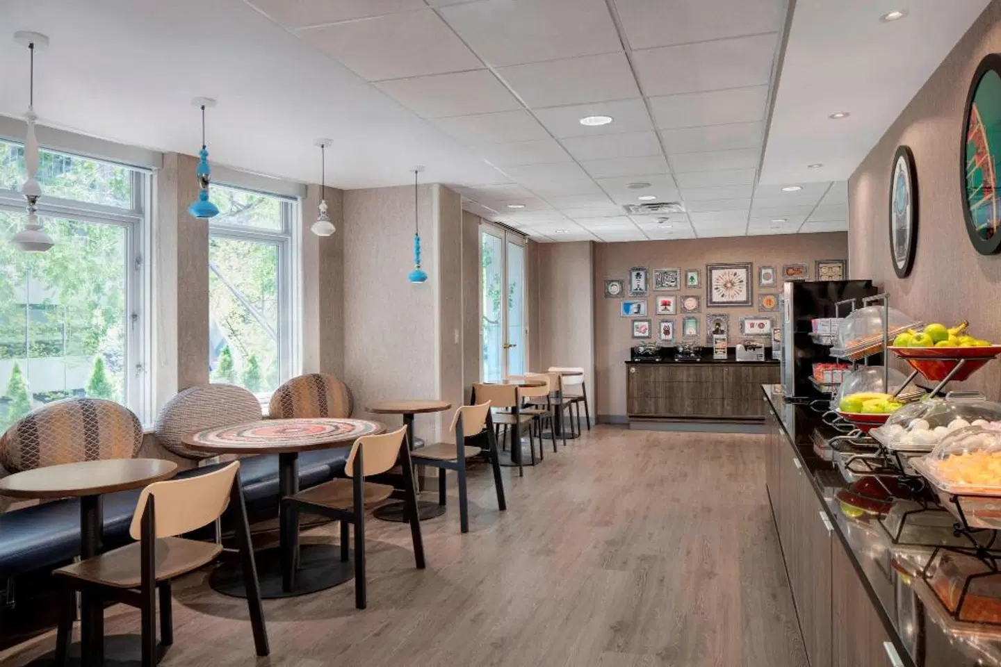 Fairfield Inn & Suites by Marriott Chicago Downtown/Magnificent Mile Restaurant