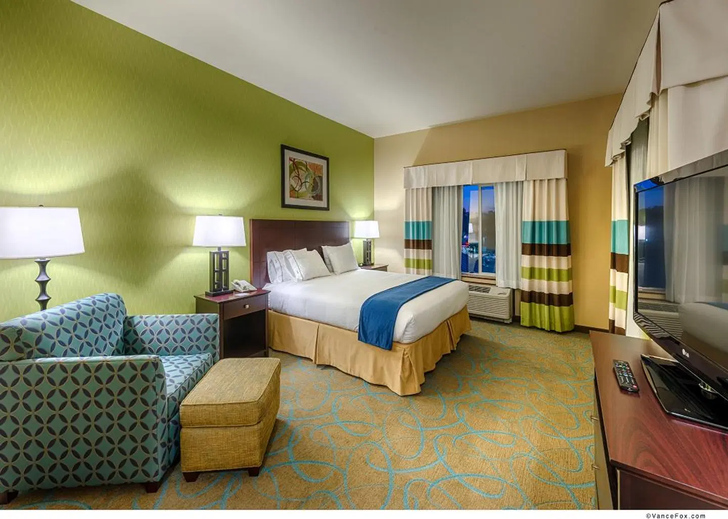 Hampton Inn & Suites Red Bluff ROOM_EXAMPLE