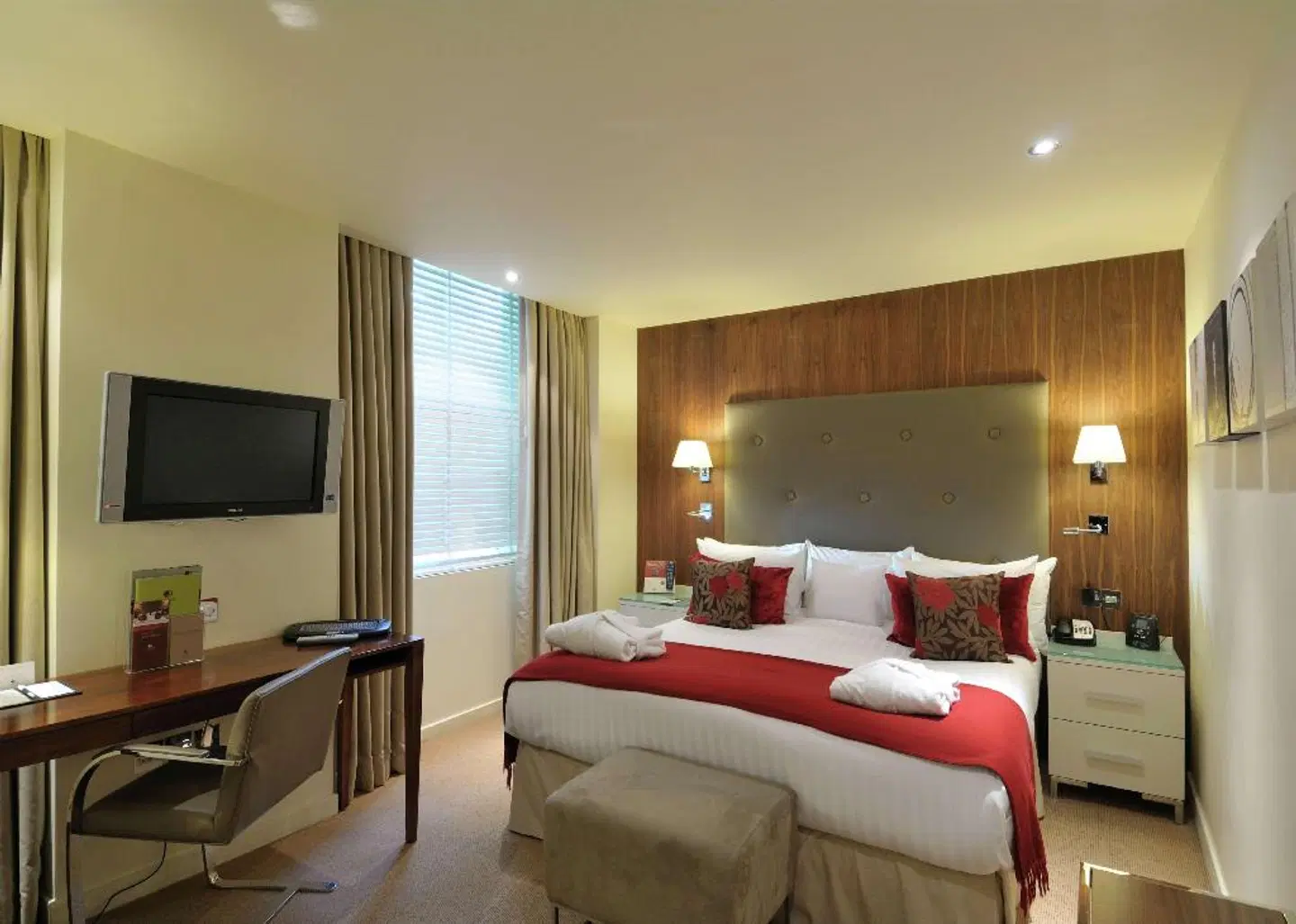 DoubleTree by Hilton London - West End ROOM_EXAMPLE