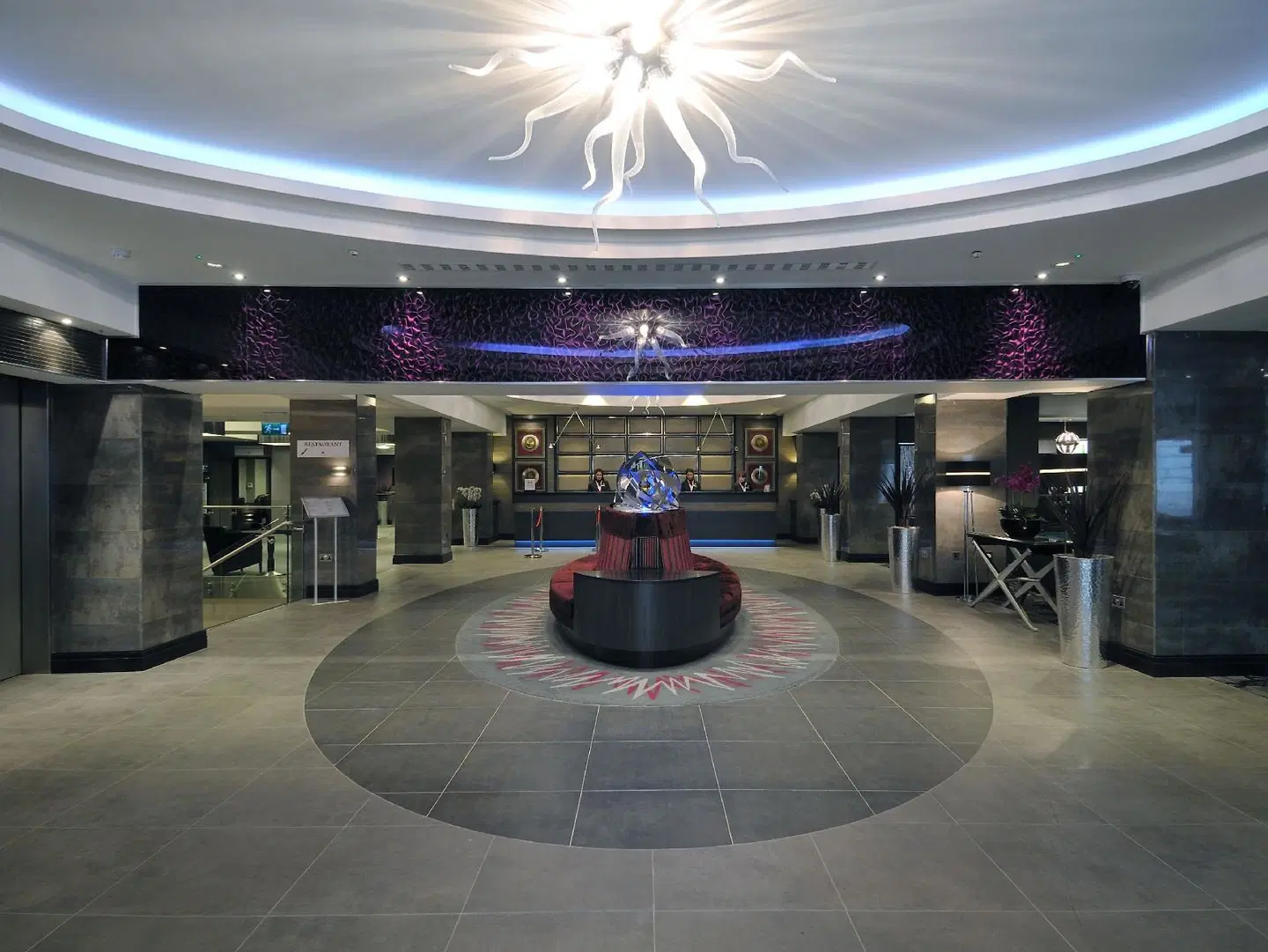 DoubleTree by Hilton London - West End LOUNGE_LOBBY