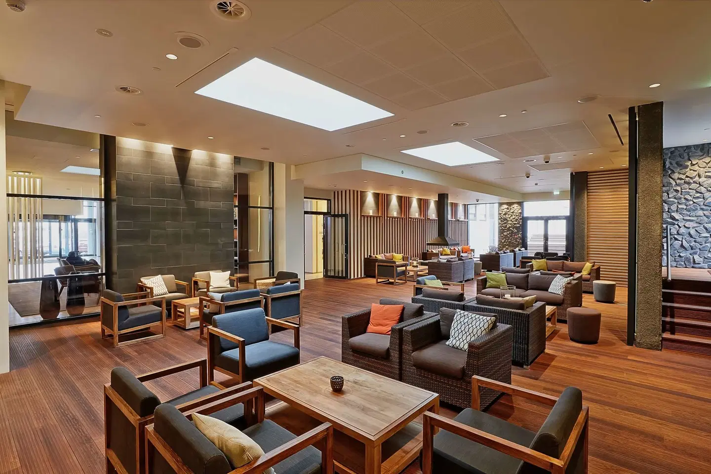 Hilton Reykjavik Nordica LOUNGE_LOBBY