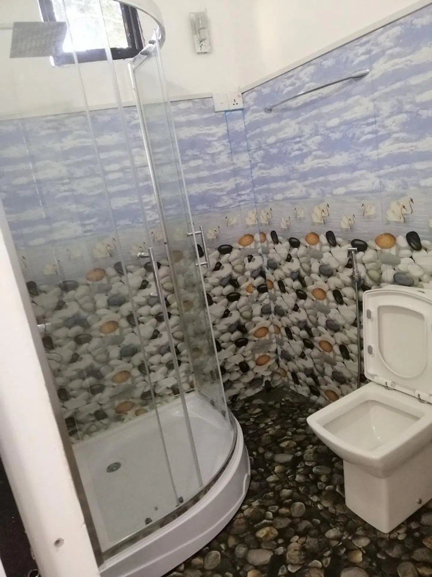 Sun Top Inn BATHROOM