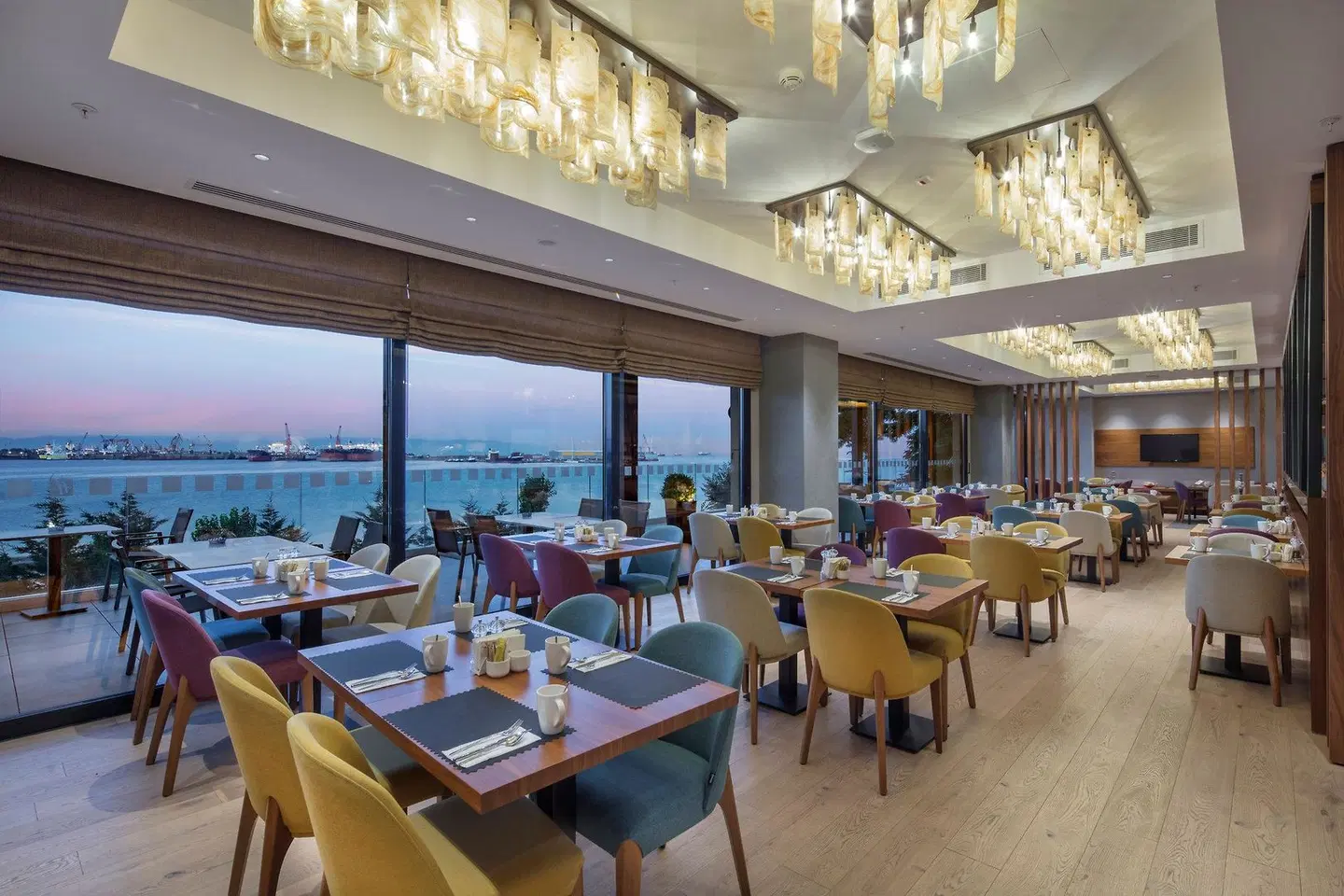 Holiday Inn Istanbul - Tuzla Bay Restaurant