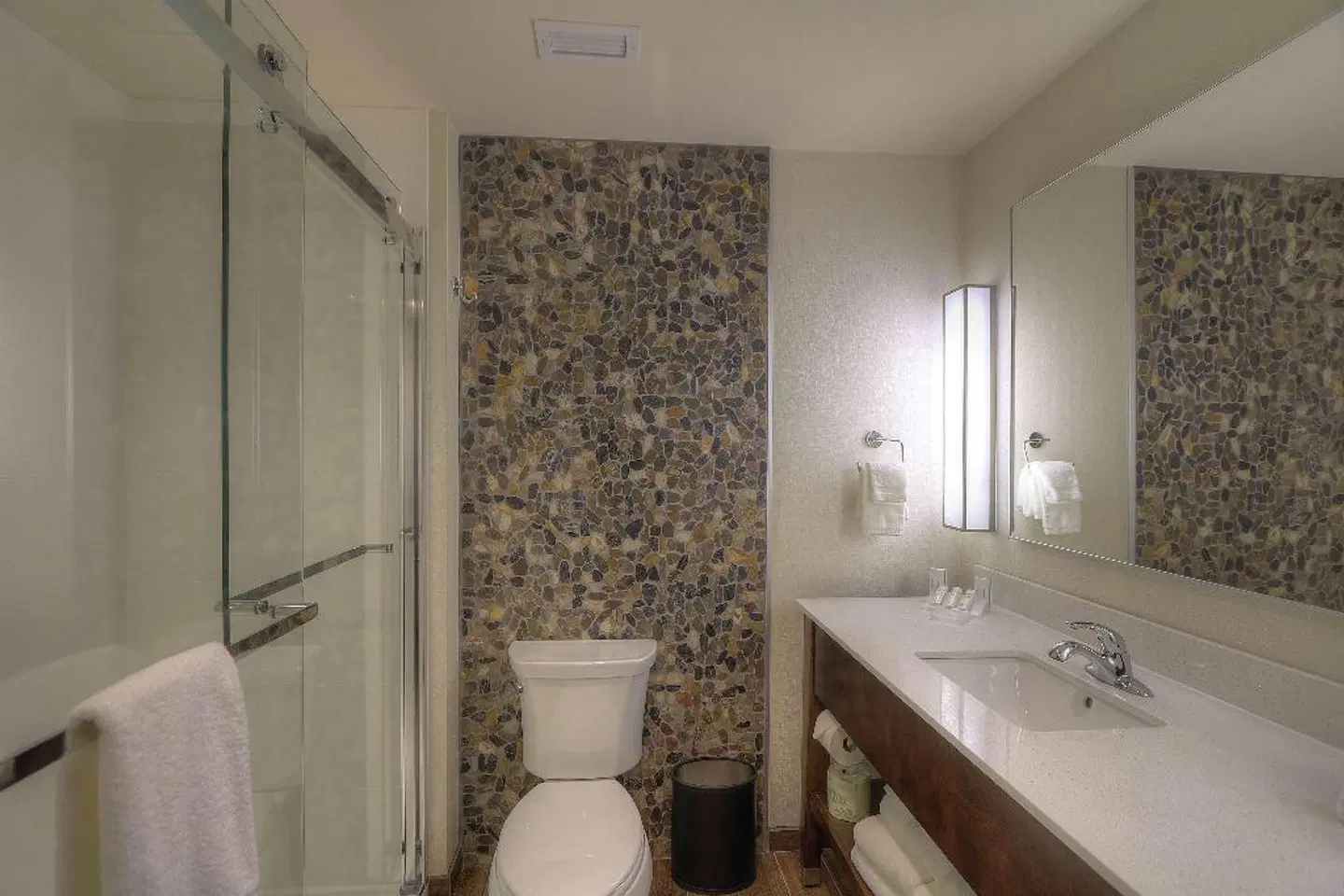 Hilton Garden Inn Pigeon Forge Badezimmer