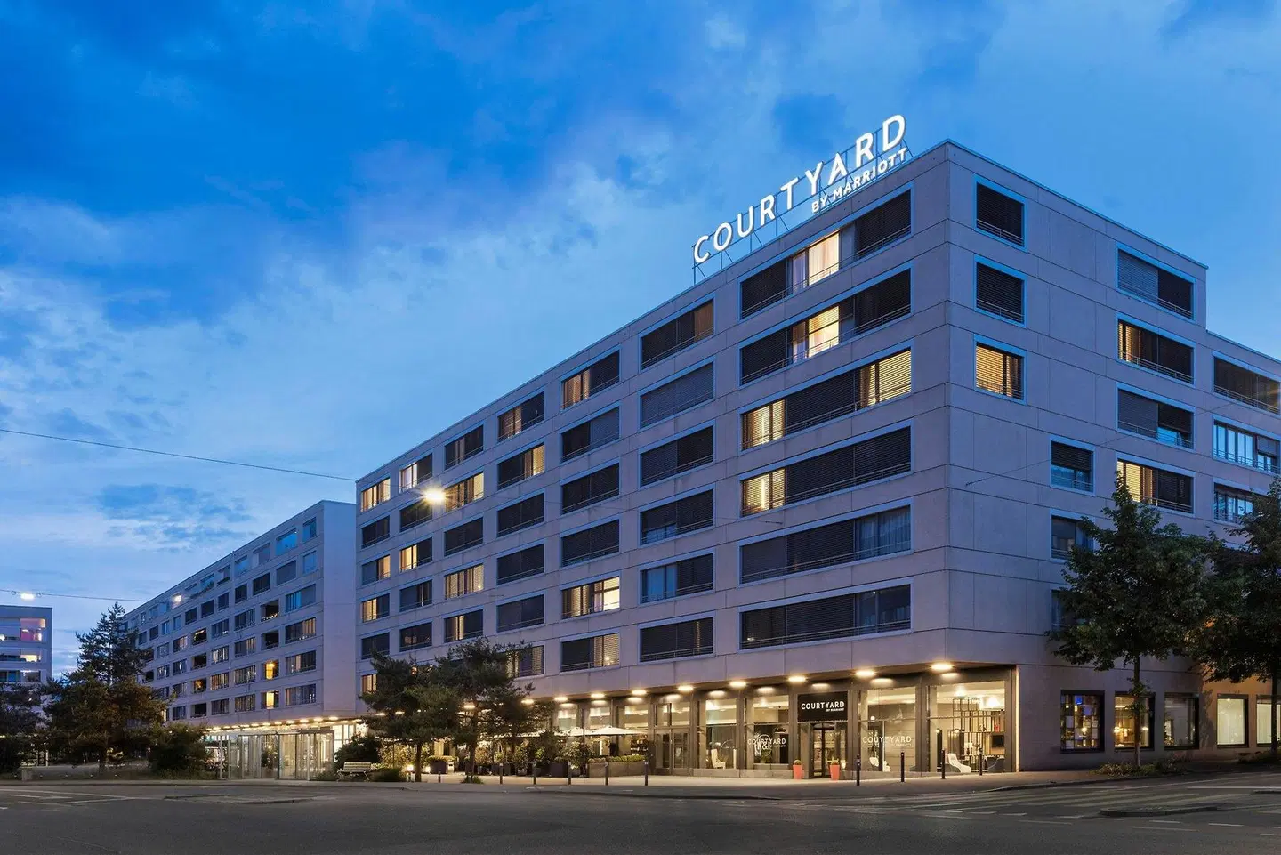 Courtyard by Marriott Zurich North EXTERIOR