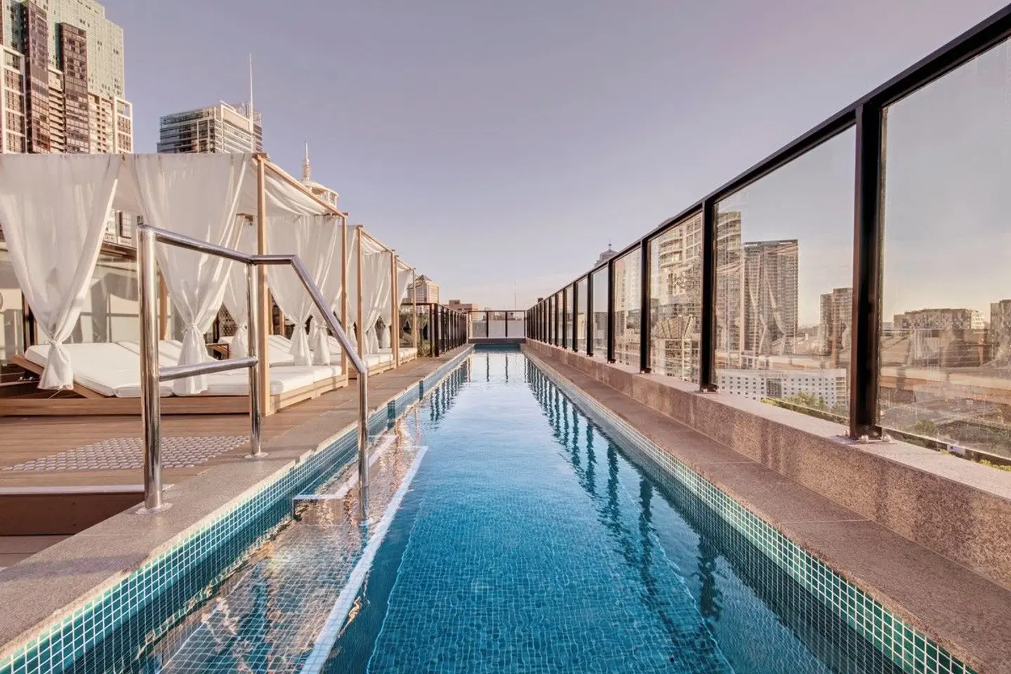 Vibe Hotel Sydney Darling Harbour OUTDOOR_POOL