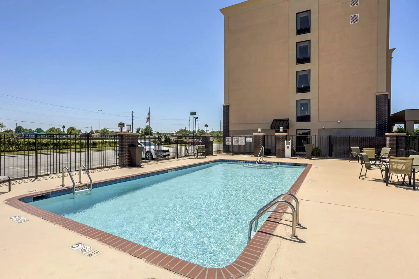 BEST WESTERN PLUS Jonesboro Inn & Suites OUTDOOR_POOL