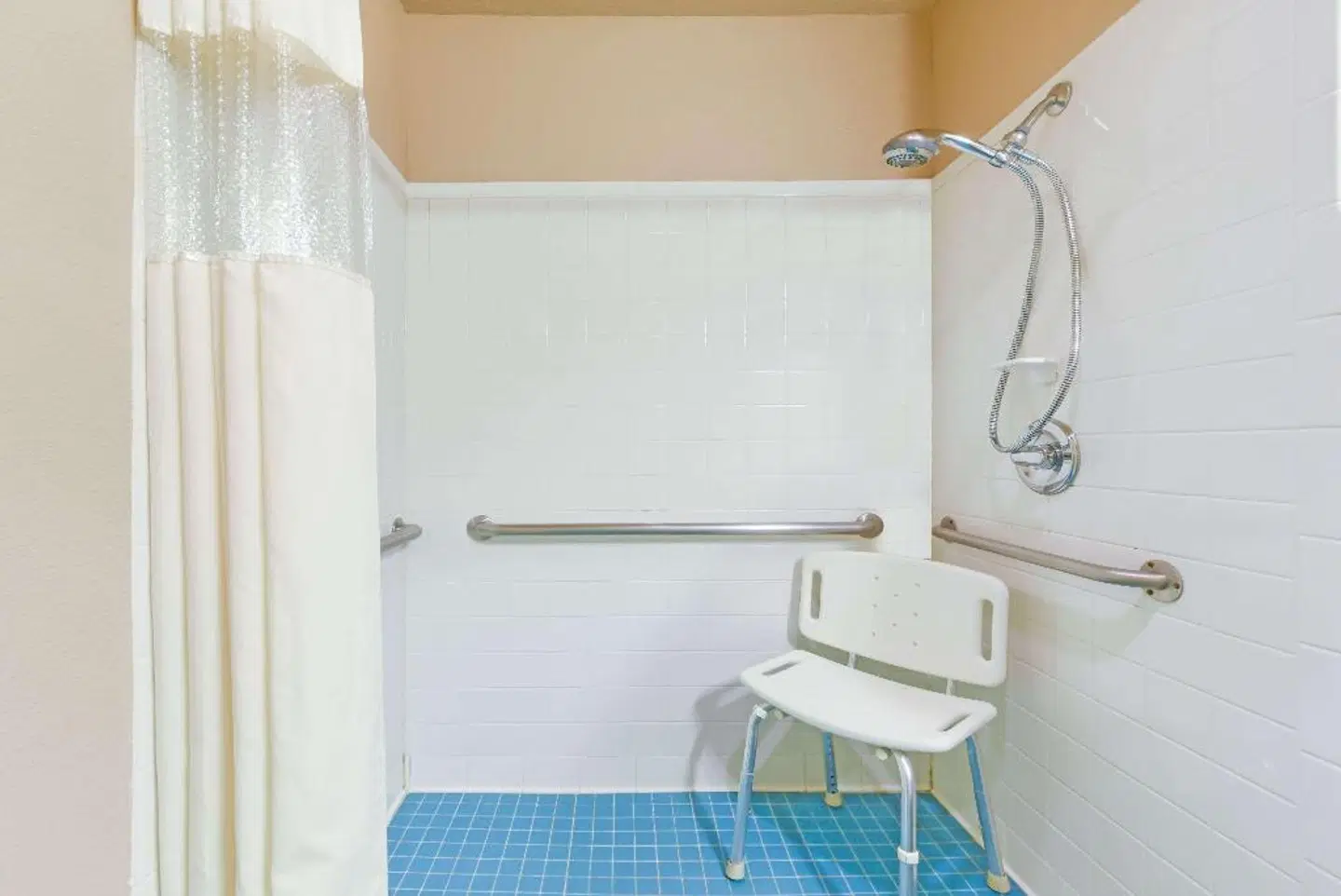 Days Inn by Wyndham Granbury ROOM_EXAMPLE