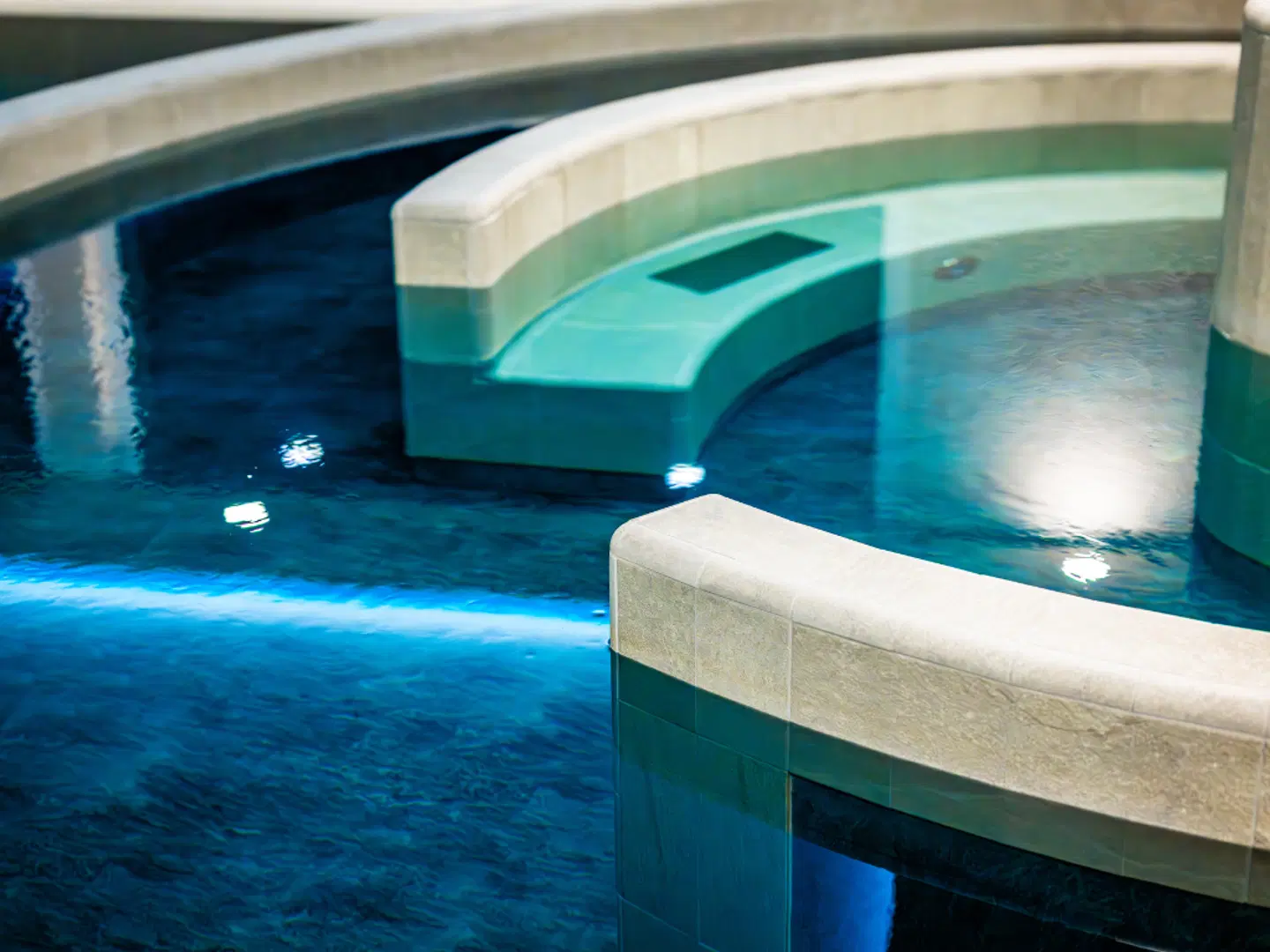 Hotel Valaisia, Crans Montana, a Faern Collection Resort INDOOR_POOL