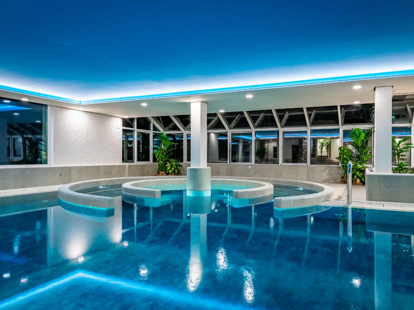 Hotel Valaisia, Crans Montana, a Faern Collection Resort INDOOR_POOL