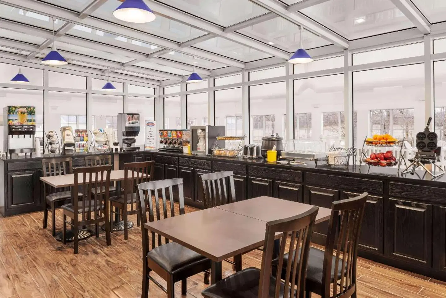 Baymont Inn & Suites Washington BAR