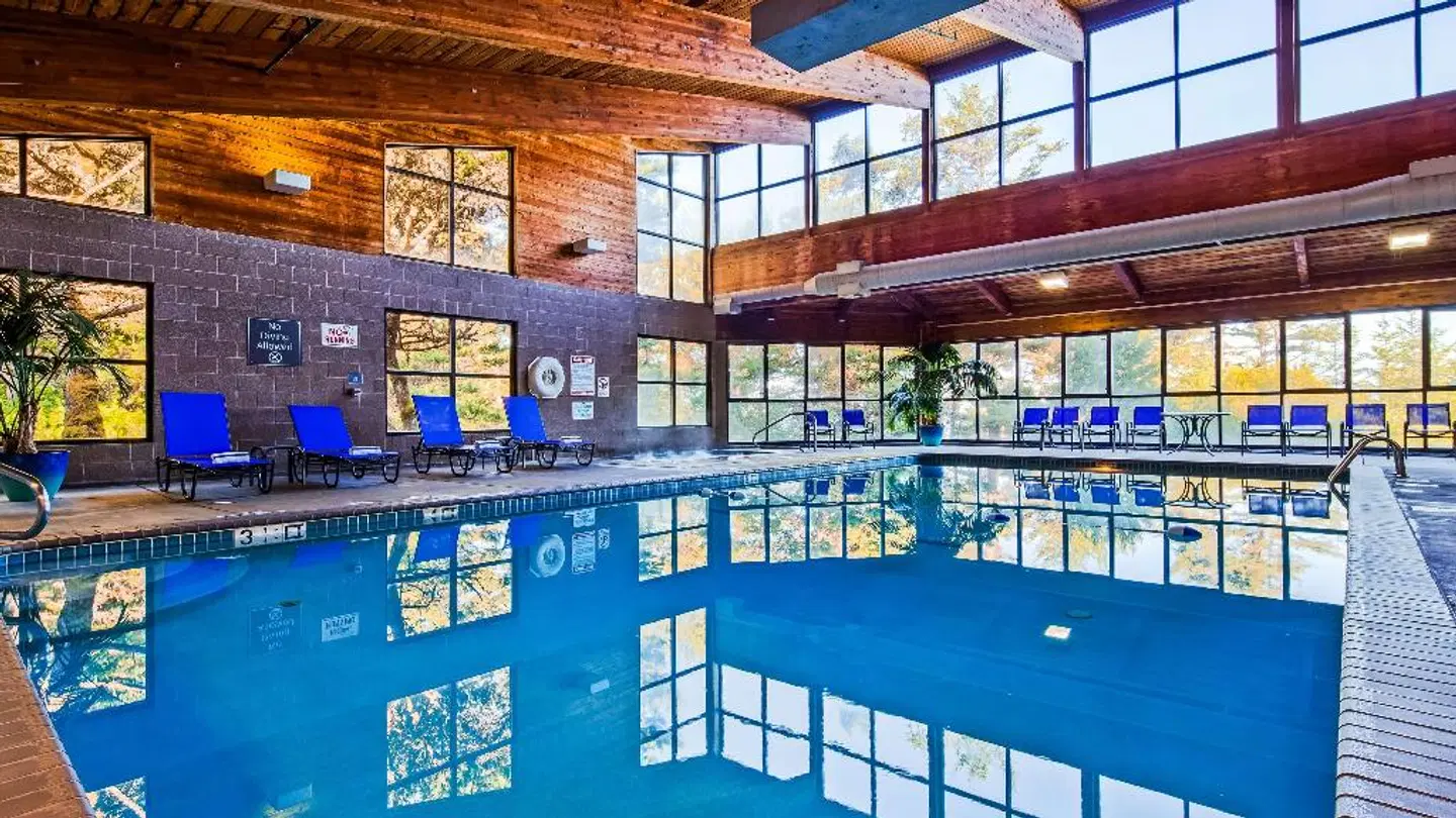 Best Western Agate Beach Inn INDOOR_POOL