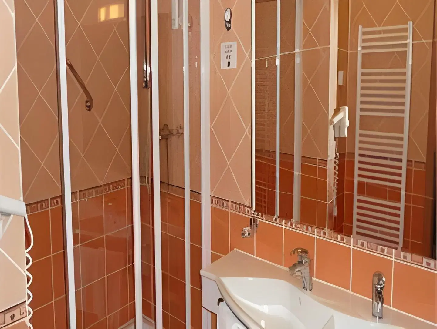 Hotel Beranek Prague BATHROOM