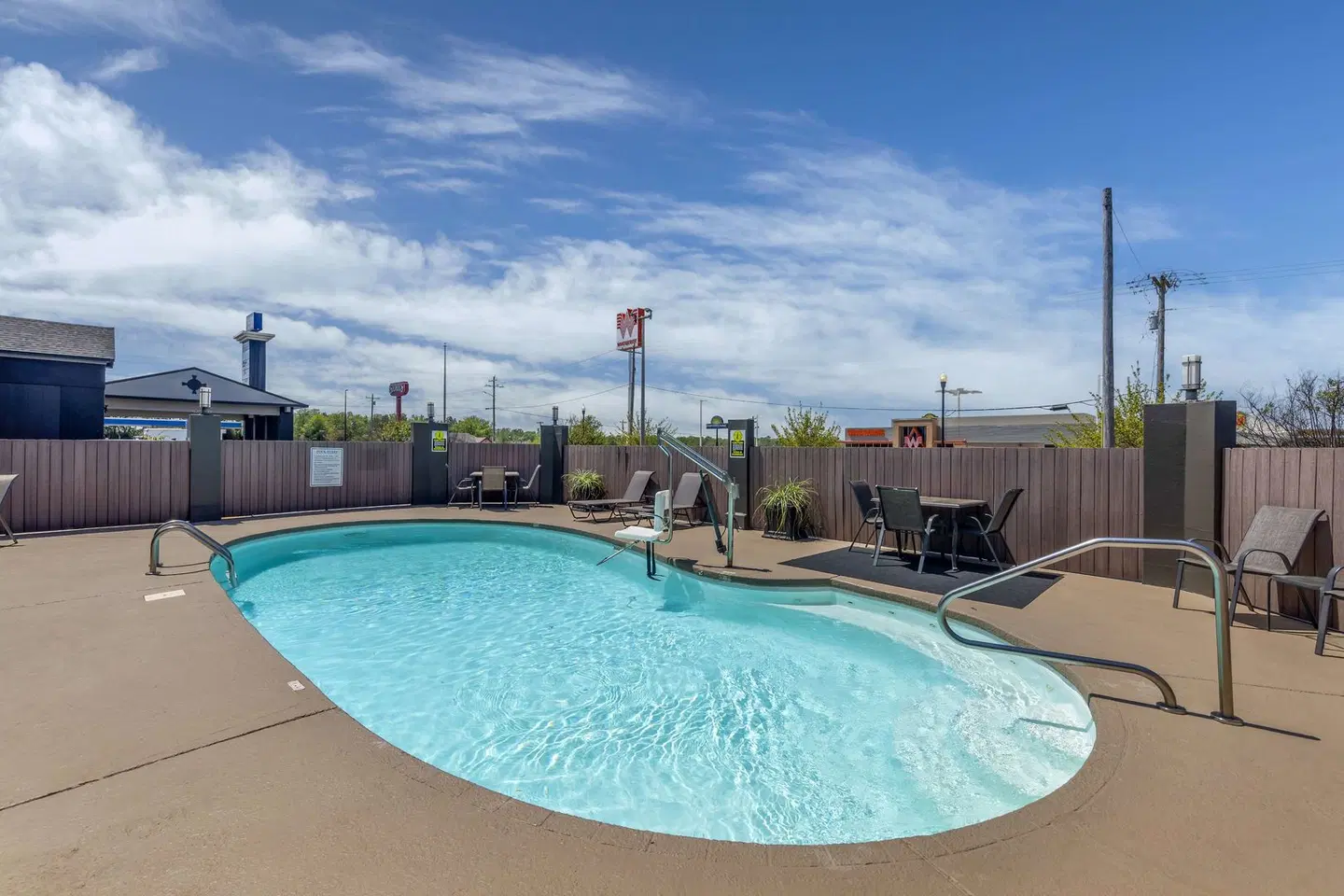 Best Western Athens Inn OUTDOOR_POOL