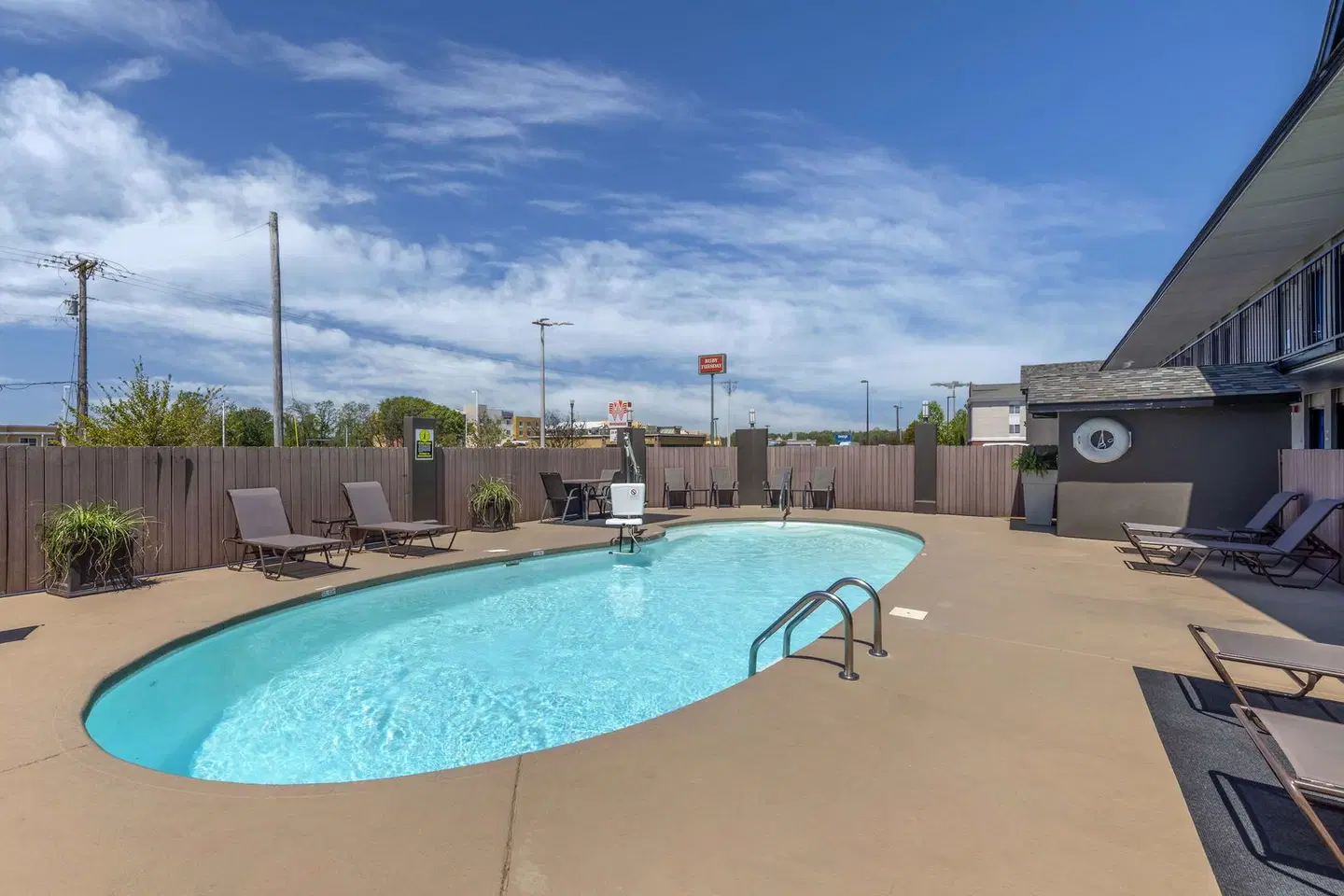 Best Western Athens Inn OUTDOOR_POOL