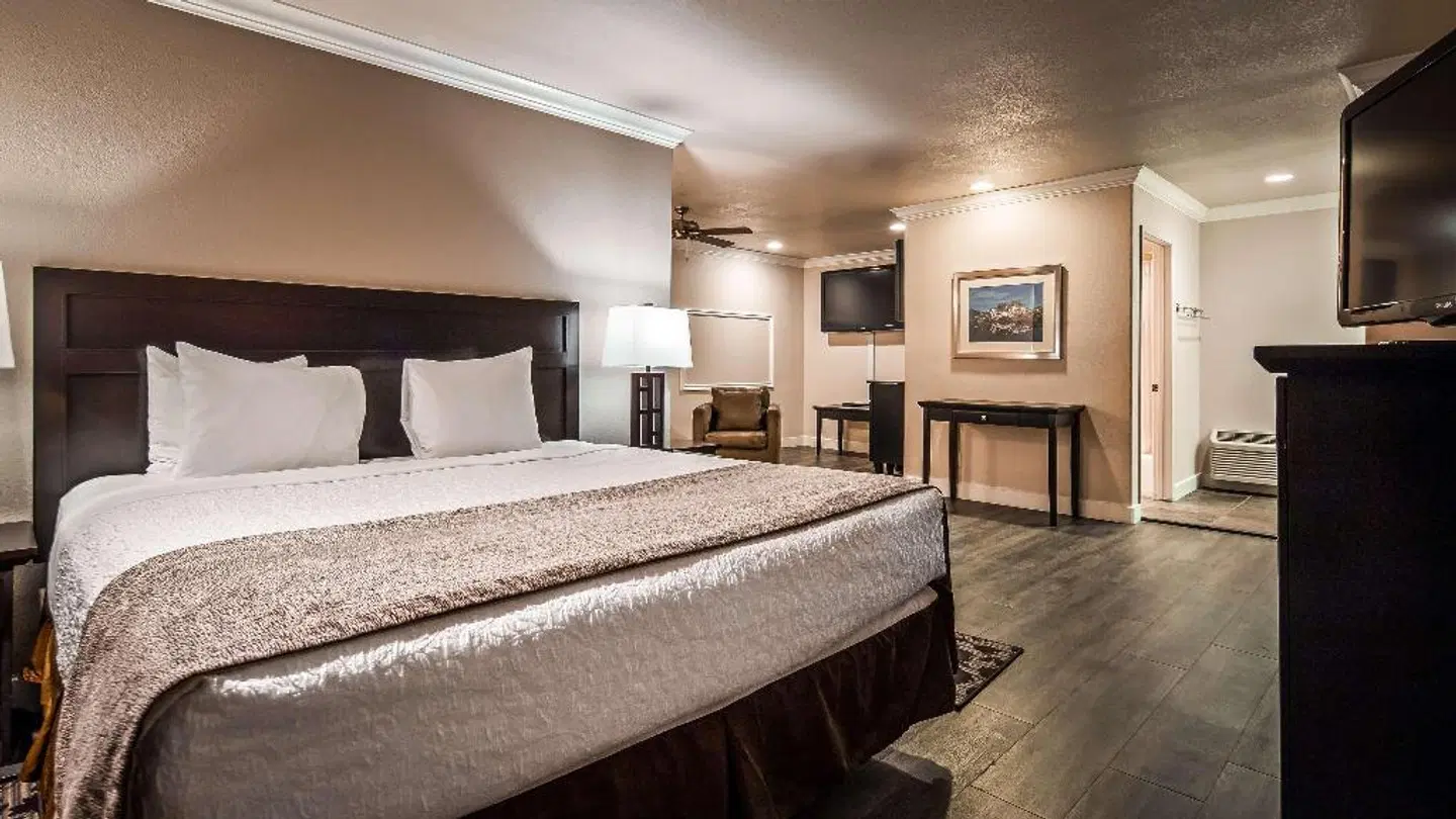 Best Western Bishop Lodge ROOM_EXAMPLE