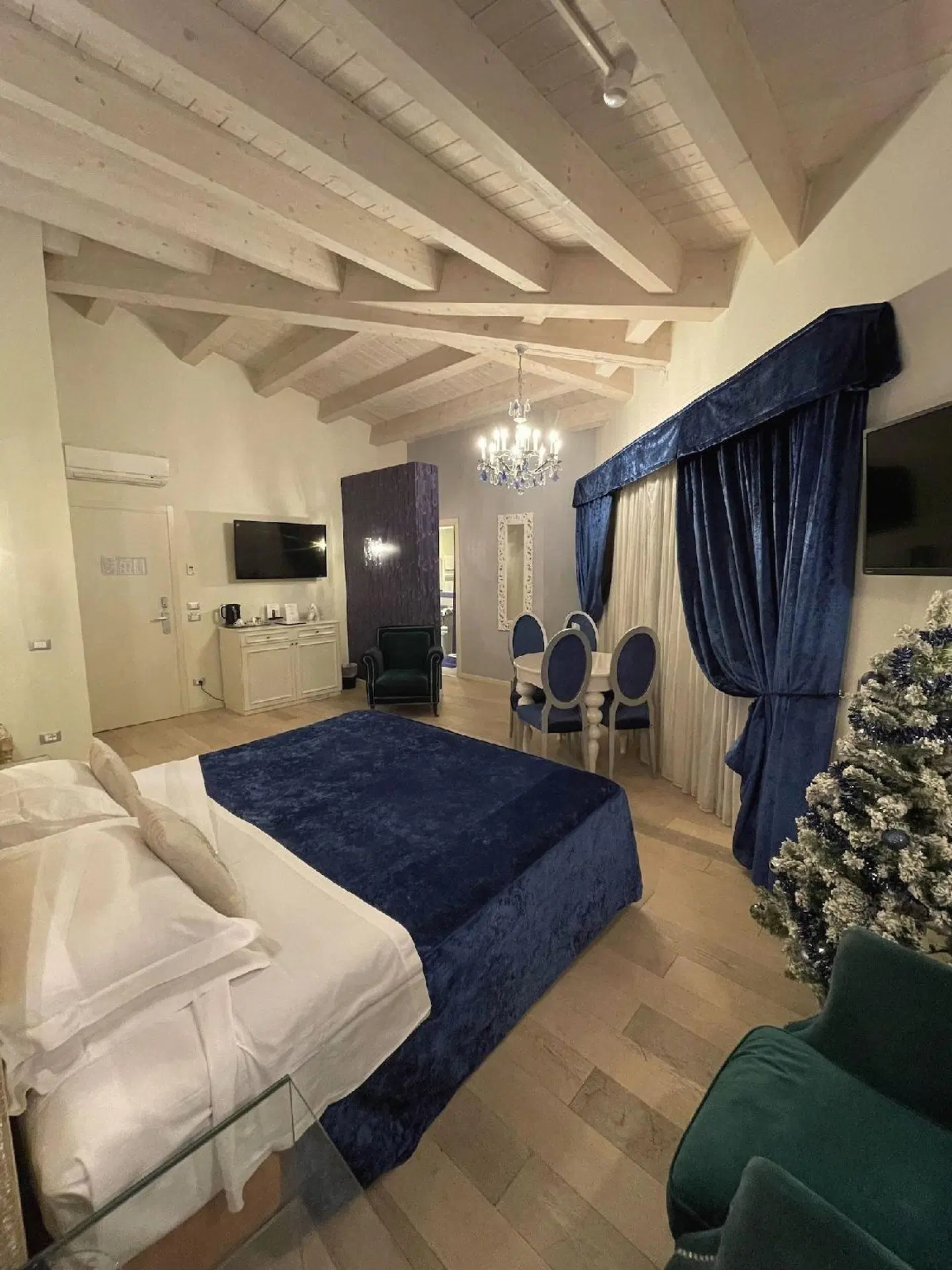 Calzavecchio ROOM_EXAMPLE