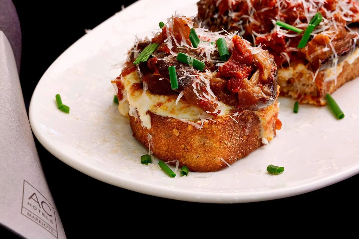 AC Hotel by Marriott Atlanta Buckhead at Phipps Plaza RESTAURANT