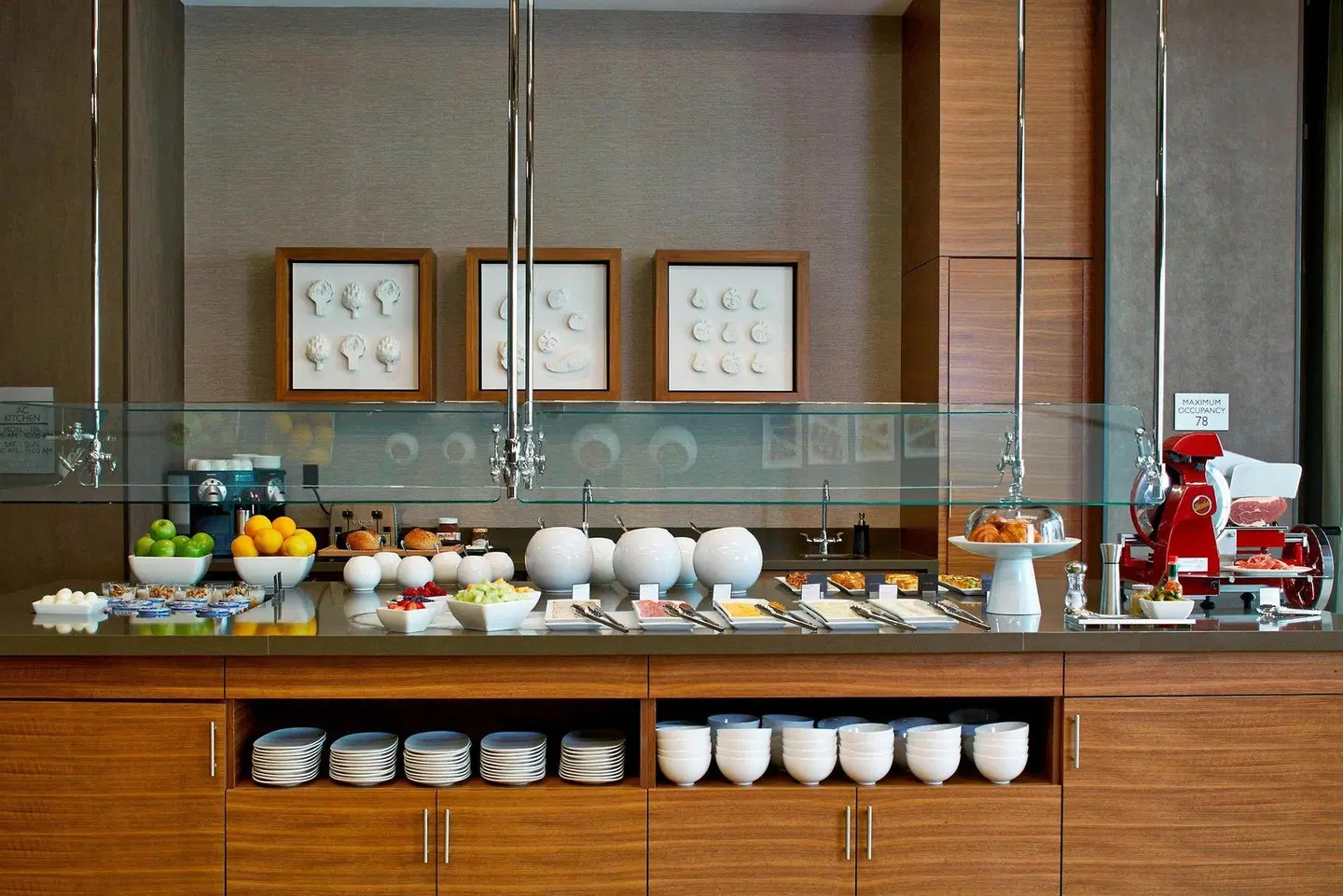 AC Hotel by Marriott Atlanta Buckhead at Phipps Plaza RESTAURANT