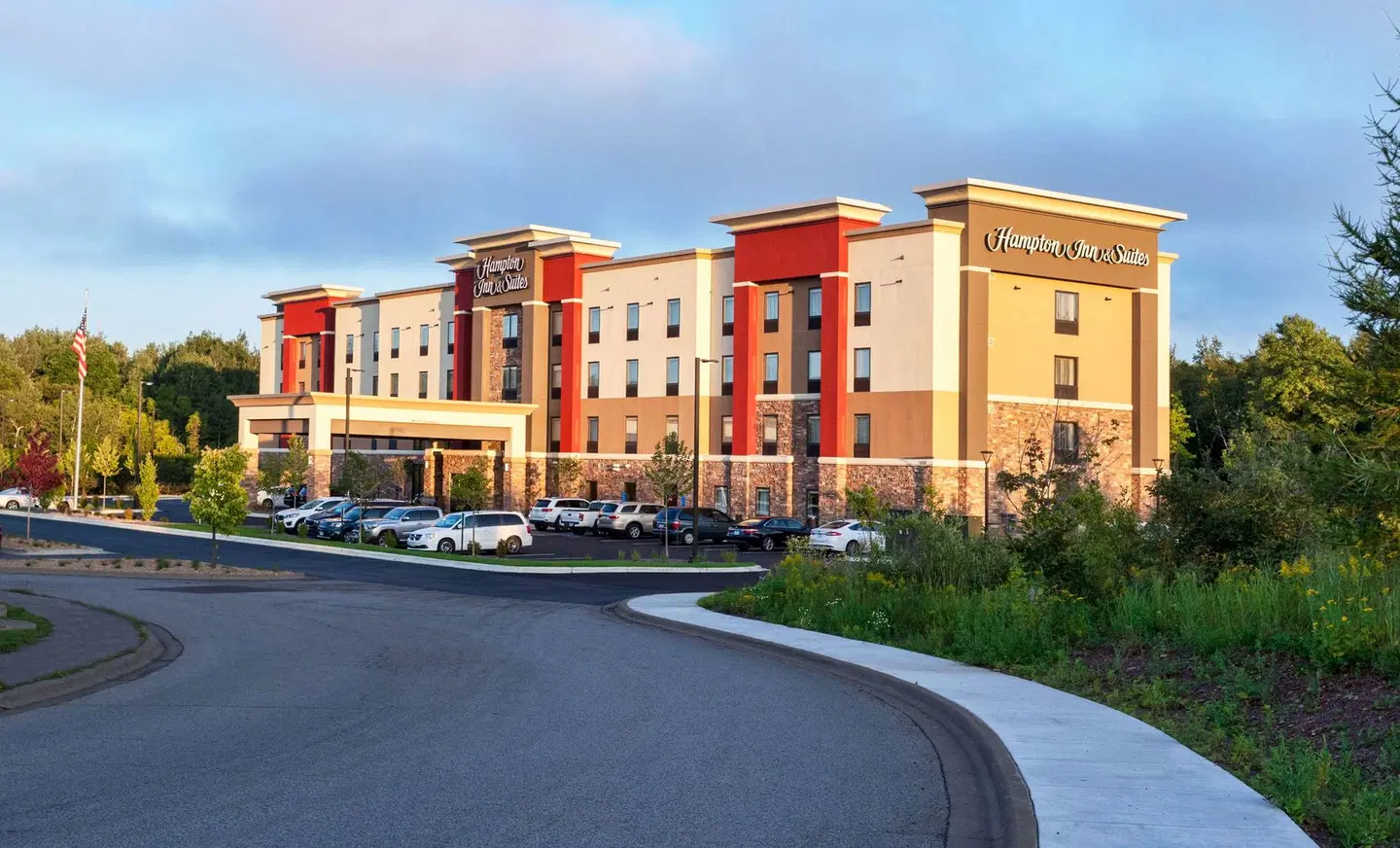 Hampton Inn & Suites Duluth North / Mall Area EXTERIOR