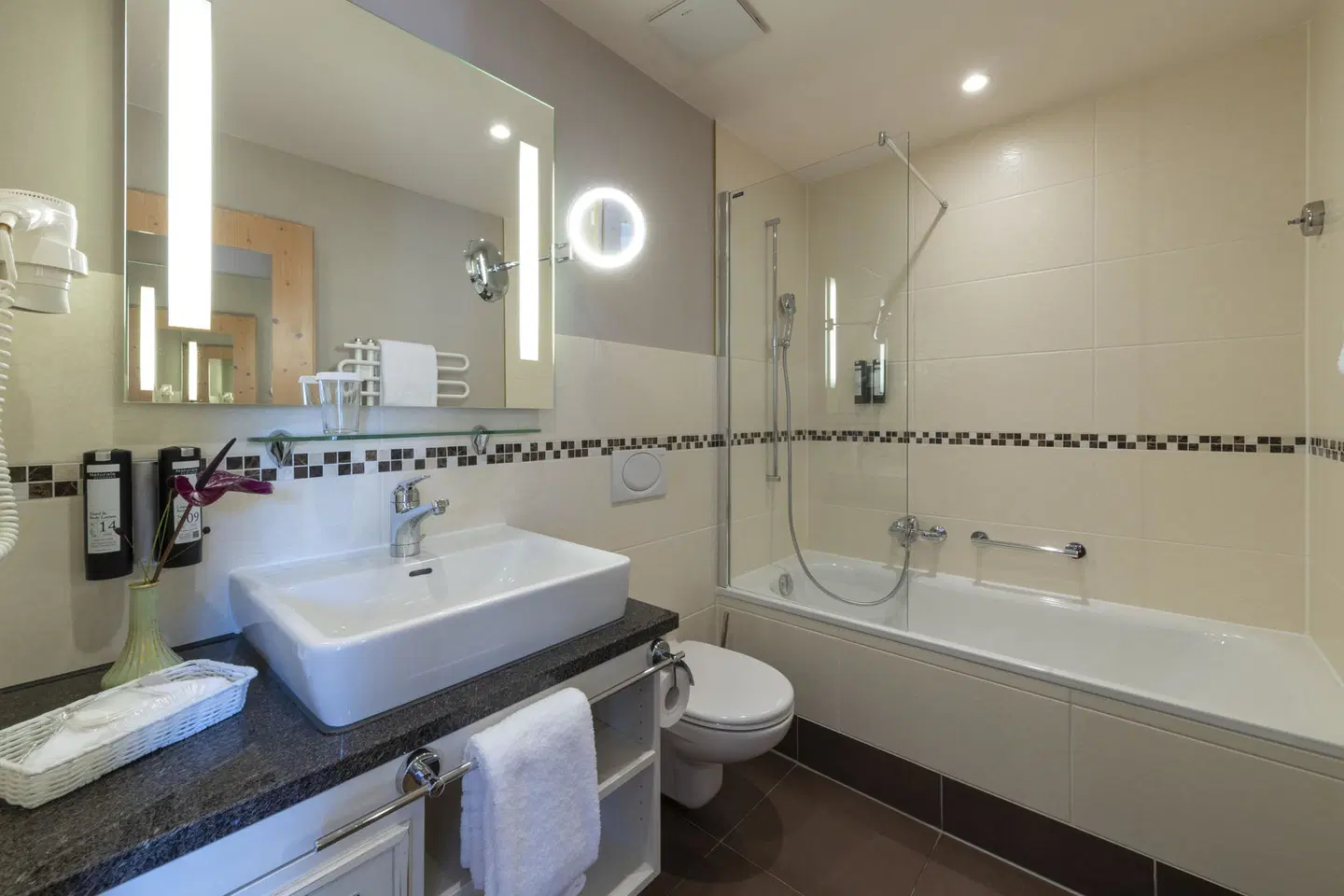 Romantik Hotel Schweizerhof Badezimmer