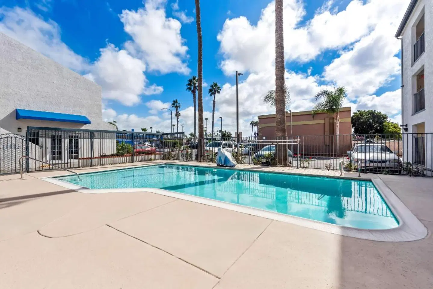 SureStay Plus Hotel by Best Western Chula Vista West OUTDOOR_POOL