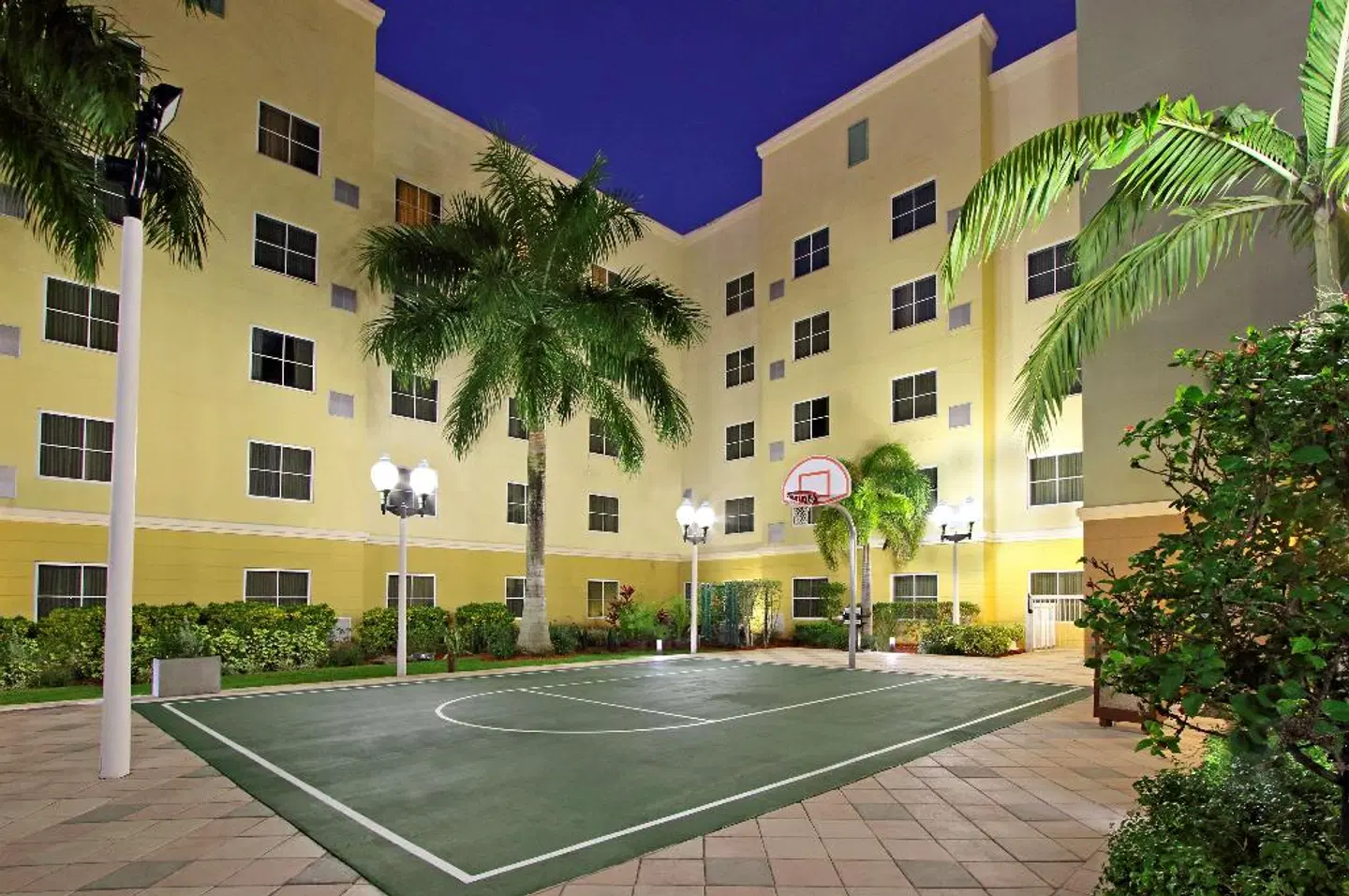 Homewood Suites by Hilton Miami - Airport West EXTERIOR