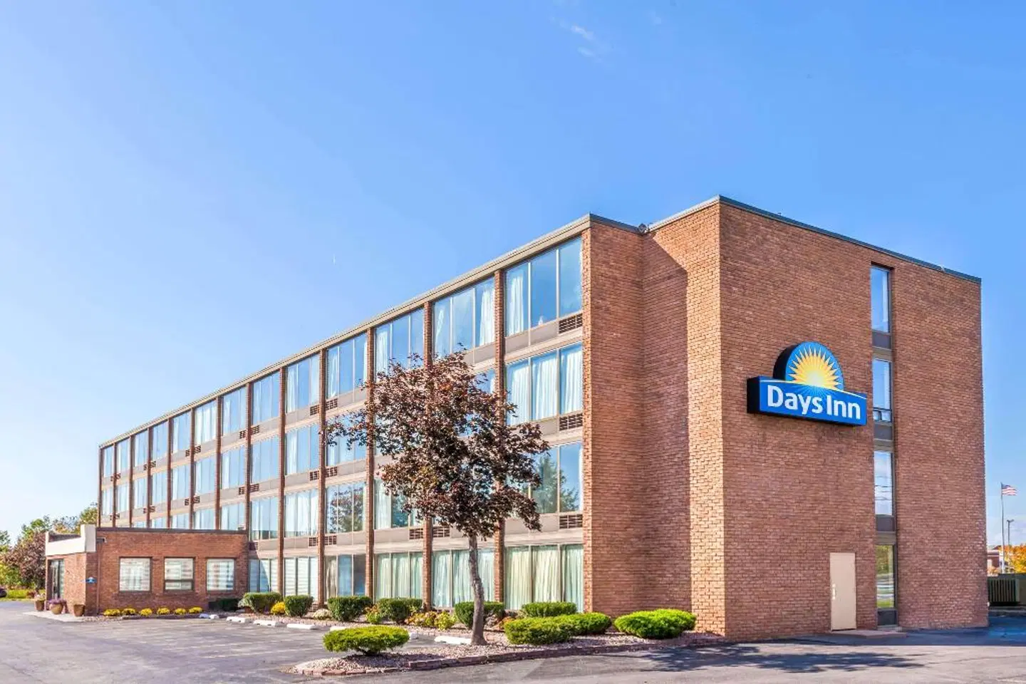 Days Inn by Wyndham Syracuse EXTERIOR