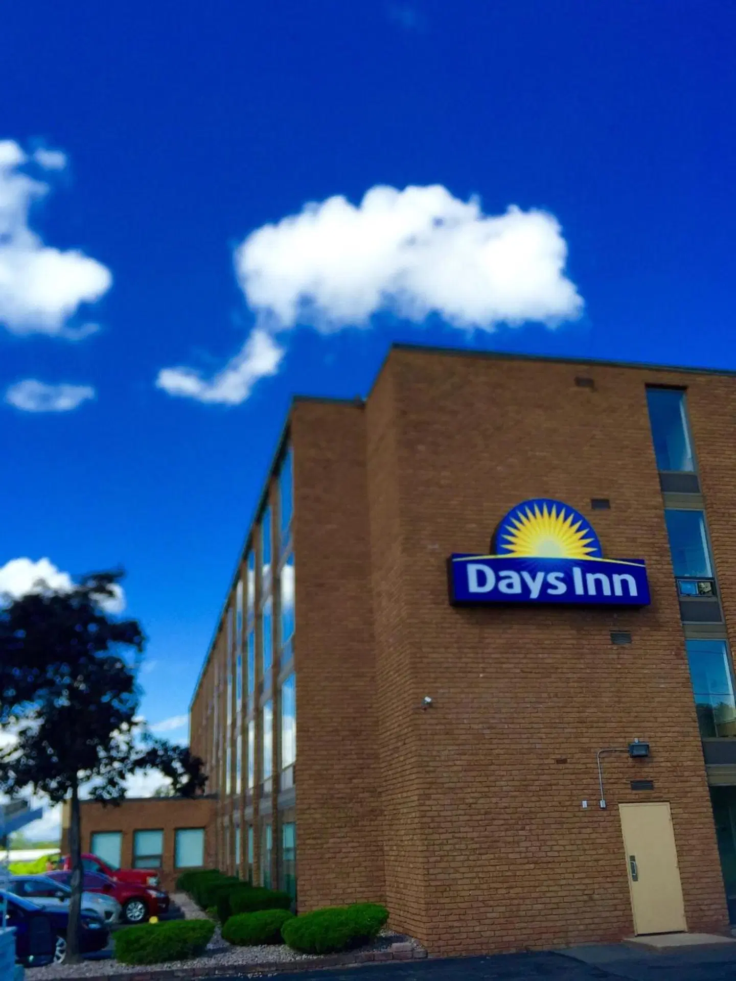 Days Inn by Wyndham Syracuse EXTERIOR