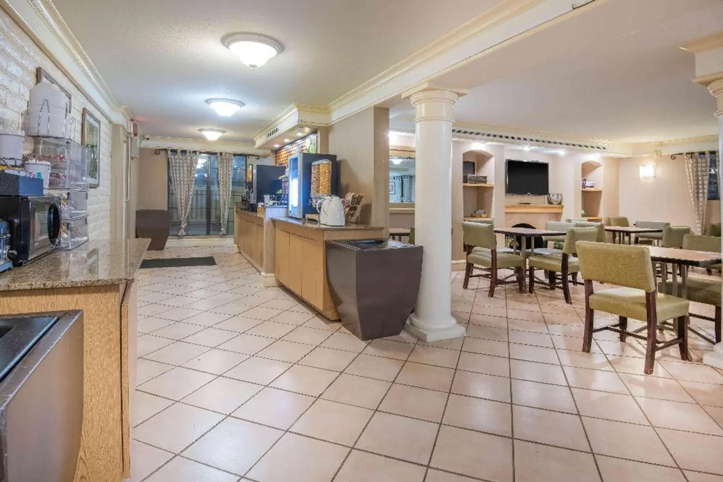 La Quinta Inn by Wyndham Colorado Springs Garden of the Gods LOUNGE_LOBBY