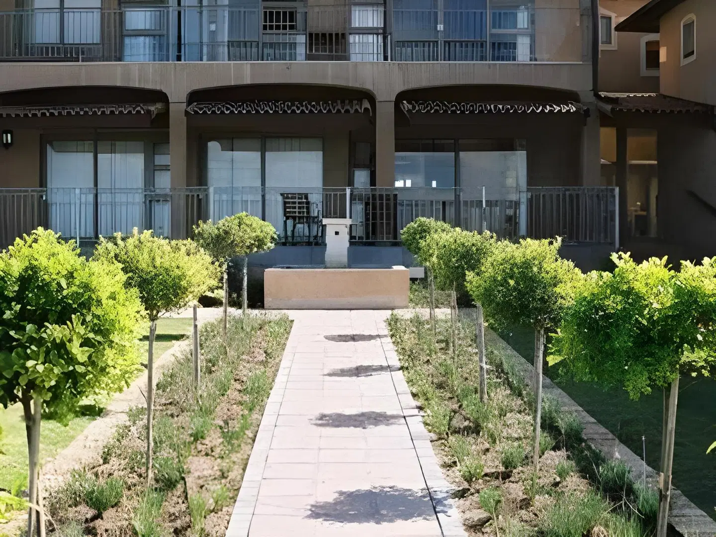 On The Cliff Guest House EXTERIOR