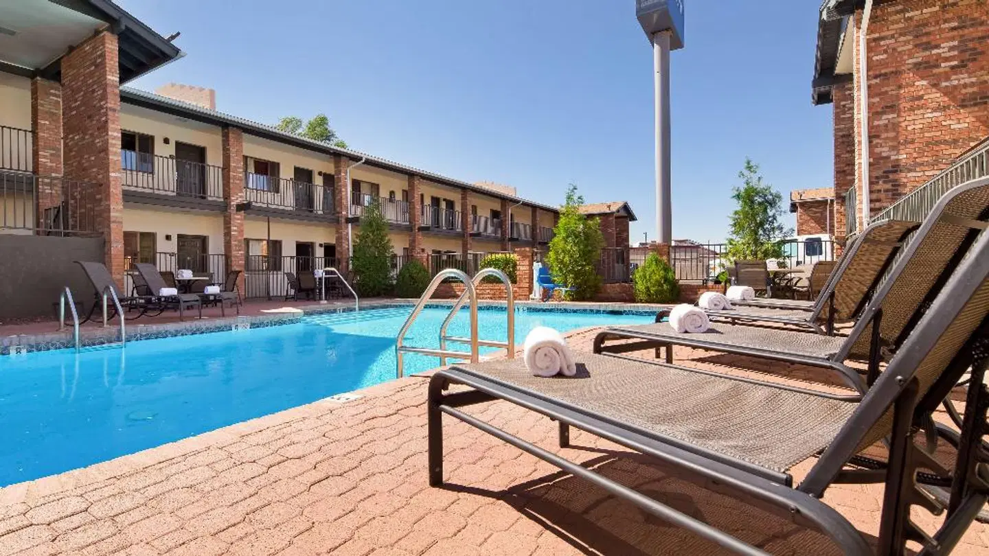Best Western Arizonian Inn OUTDOOR_POOL